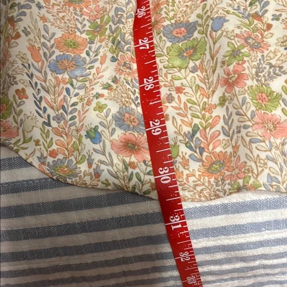 Rose & Olive Floral Patterned Top - Picture 6 of 8